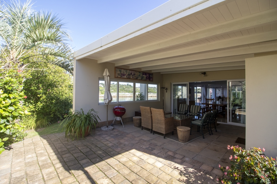 6 Bedroom Property for Sale in Royal Alfred Marina Eastern Cape